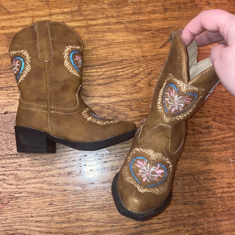 like new toddler Roper cowgirl boots! Size 5.